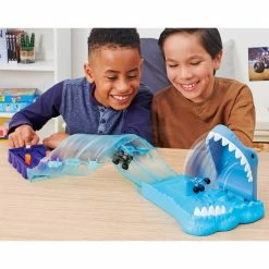 Monster Jam Mini Megalodon Race And Chomp Playset -LOL Surprise winkel 0778988367216 4