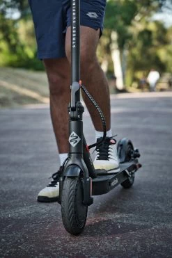 Street Surfing Voltaik Scooter SRG 250W Black -LOL Surprise winkel 0813398026510 5