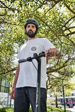 Street Surfing Voltaik Scooter ION 400W Black -LOL Surprise winkel 0813398026534 5