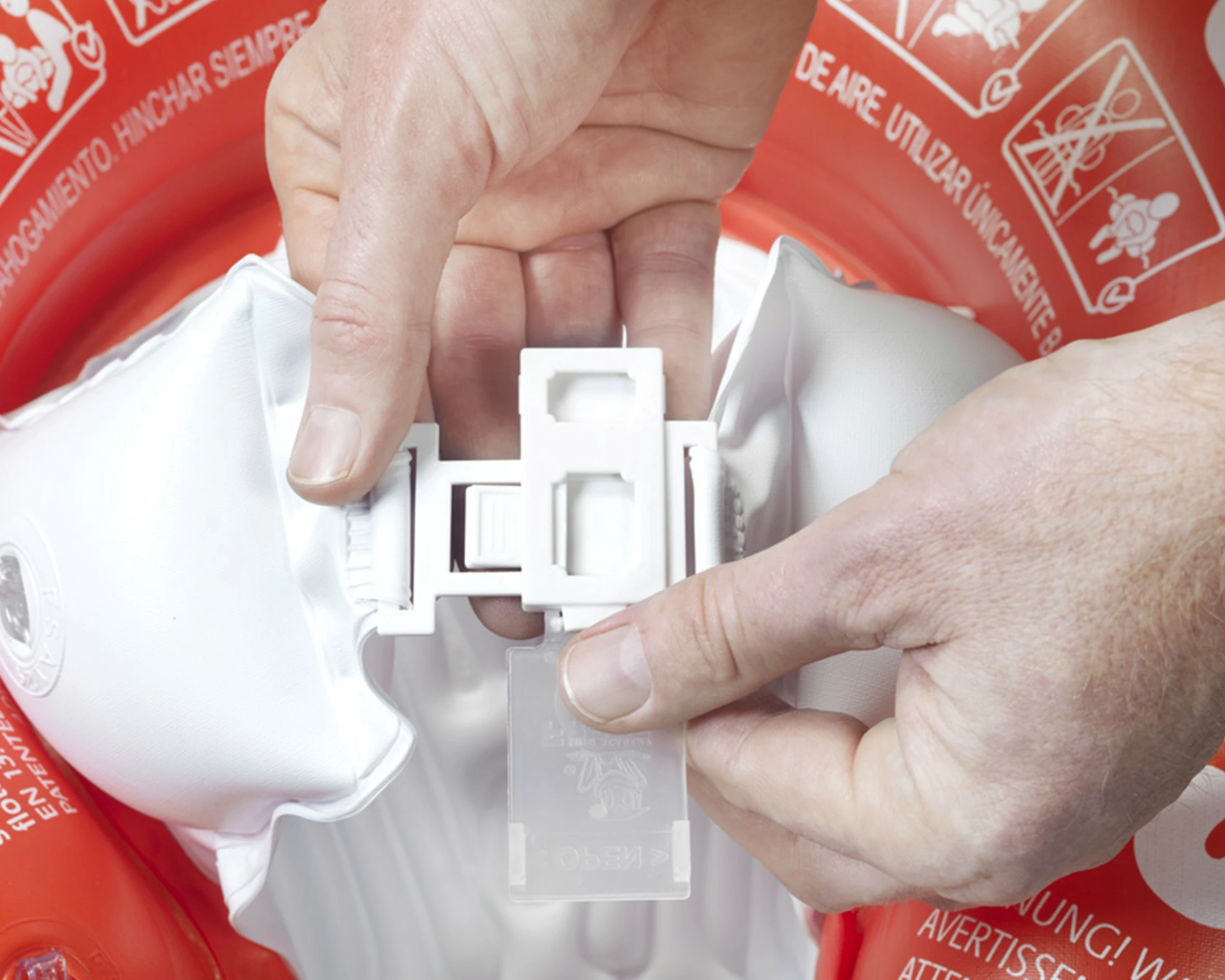 Swimtrainer Classic Rood 6-18kg 6 Swimtrainer Classic Rood 6-18kg - Afbeelding 4